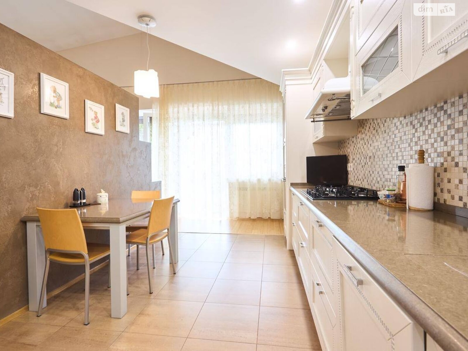 двухэтажный дом с гаражом, 465 кв. м, кирпич. Продажа в Орловщине фото 1 двухэтажный дом с гаражом, 465 кв. м, кирпич. Продажа в Орловщине фото 1
