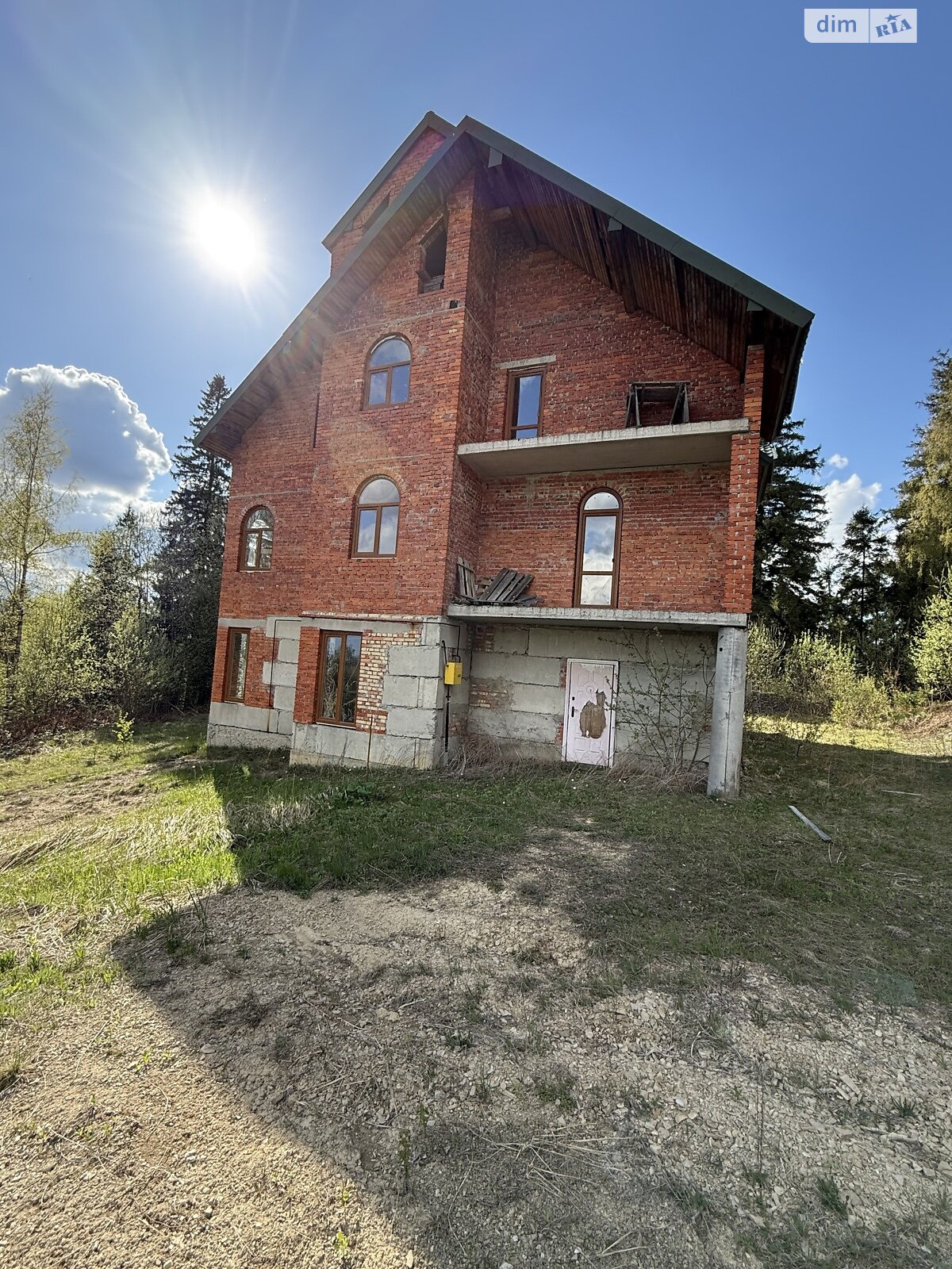 трехэтажный дом, 370.2 кв. м, кирпич. Продажа в Орявчике фото 1 трехэтажный дом, 370.2 кв. м, кирпич. Продажа в Орявчике фото 1