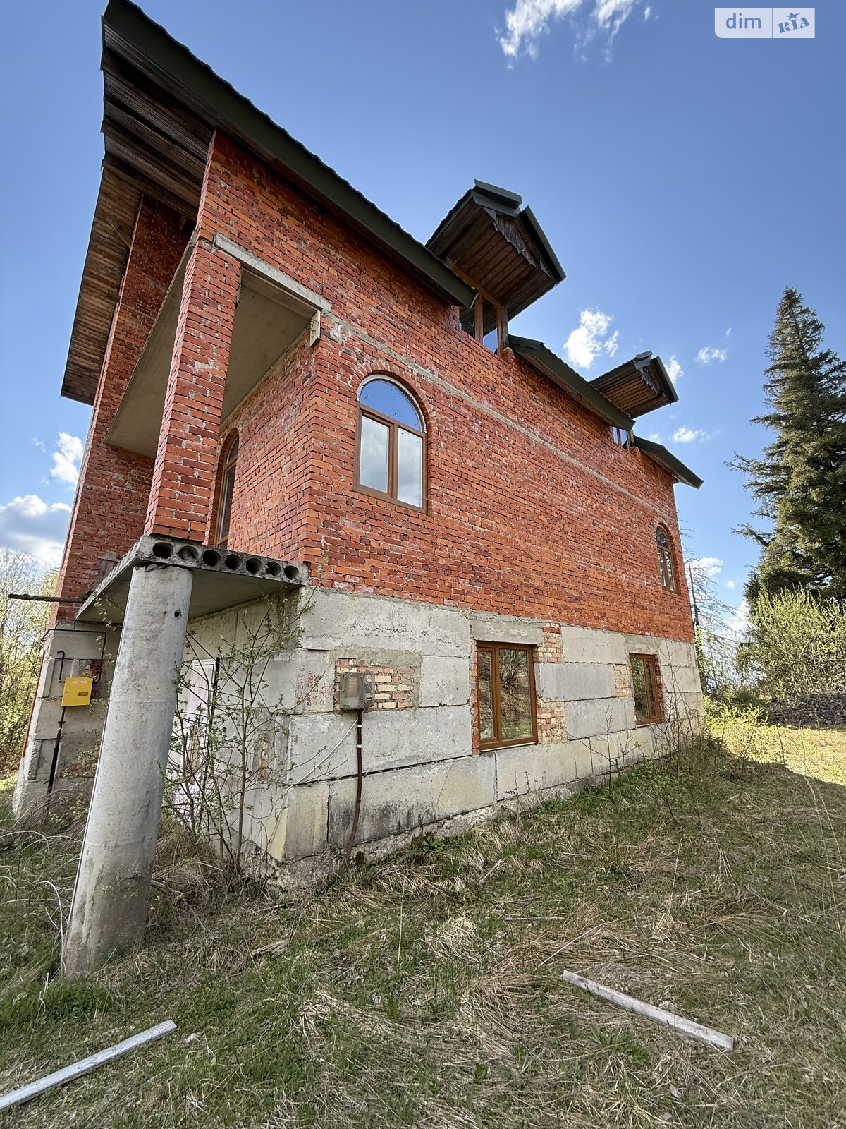 трехэтажный дом, 370.2 кв. м, кирпич. Продажа в Орявчике фото 1 трехэтажный дом, 370.2 кв. м, кирпич. Продажа в Орявчике фото 1