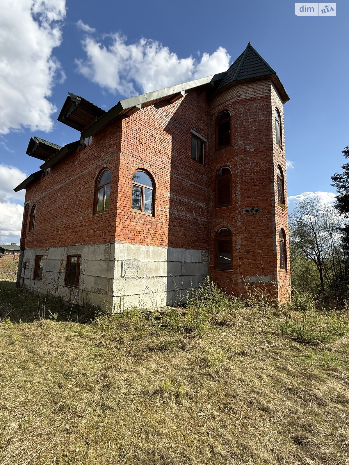 трехэтажный дом, 370.2 кв. м, кирпич. Продажа в Орявчике фото 1 трехэтажный дом, 370.2 кв. м, кирпич. Продажа в Орявчике фото 1