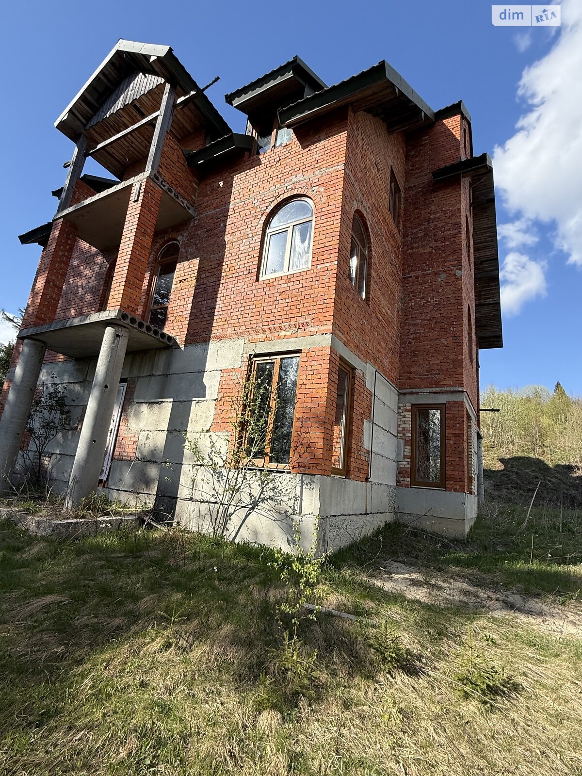 трехэтажный дом, 370.2 кв. м, кирпич. Продажа в Орявчике фото 1 трехэтажный дом, 370.2 кв. м, кирпич. Продажа в Орявчике фото 1