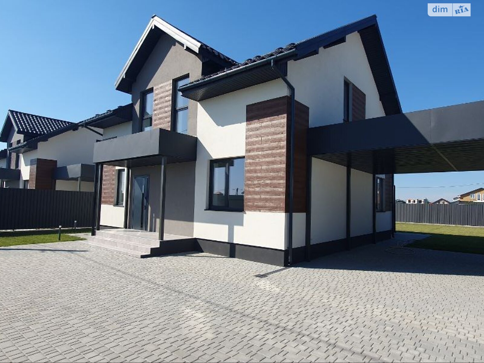 двухэтажный дом с ремонтом, 228 кв. м, пеноблок. Продажа в Осещине фото 1