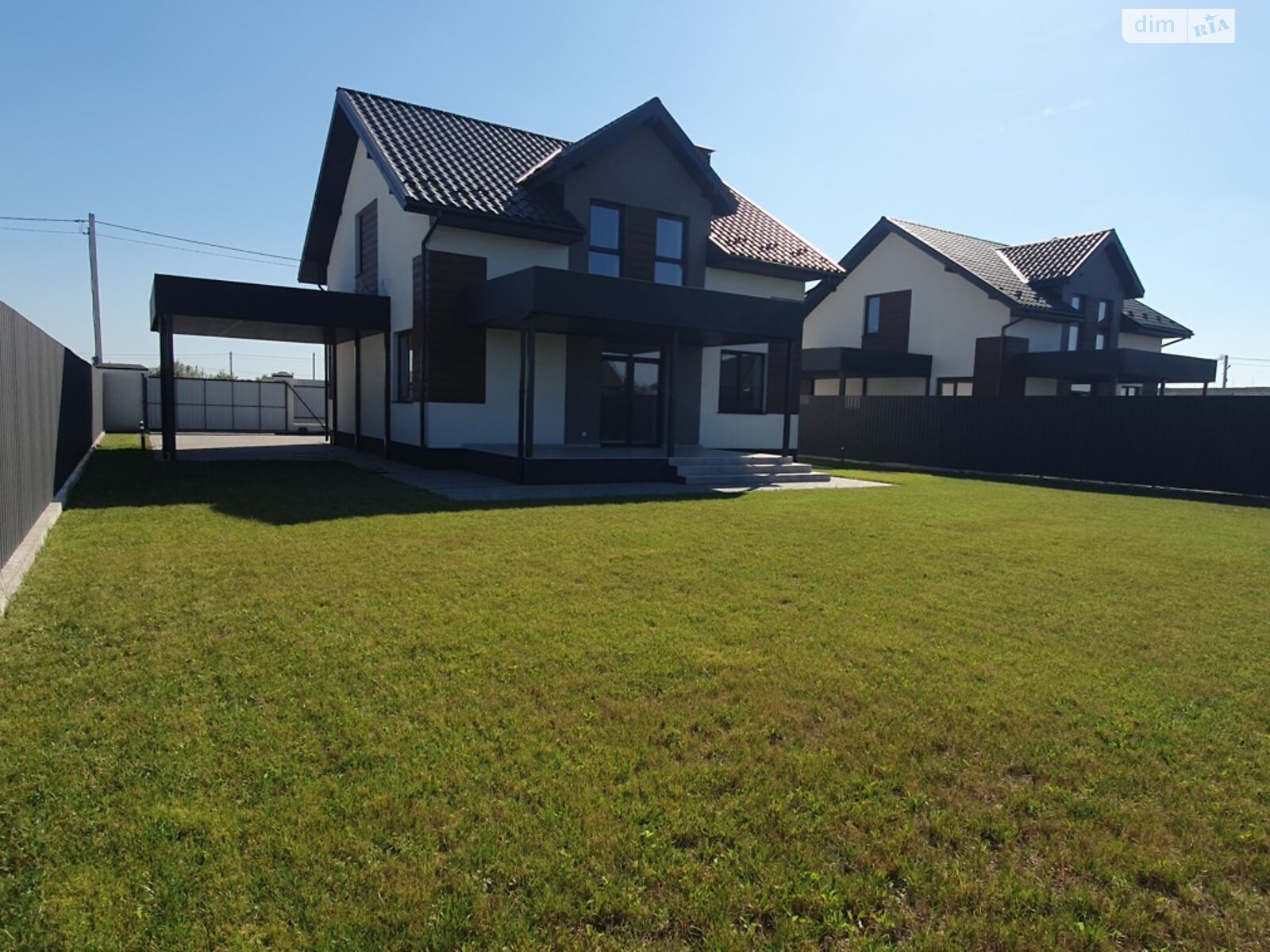 двухэтажный дом с ремонтом, 228 кв. м, пеноблок. Продажа в Осещине фото 1