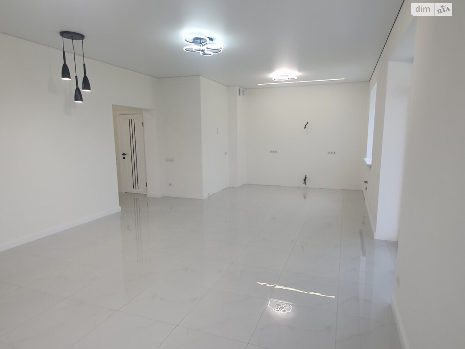 двухэтажный дом с ремонтом, 228 кв. м, пеноблок. Продажа в Осещине фото 1