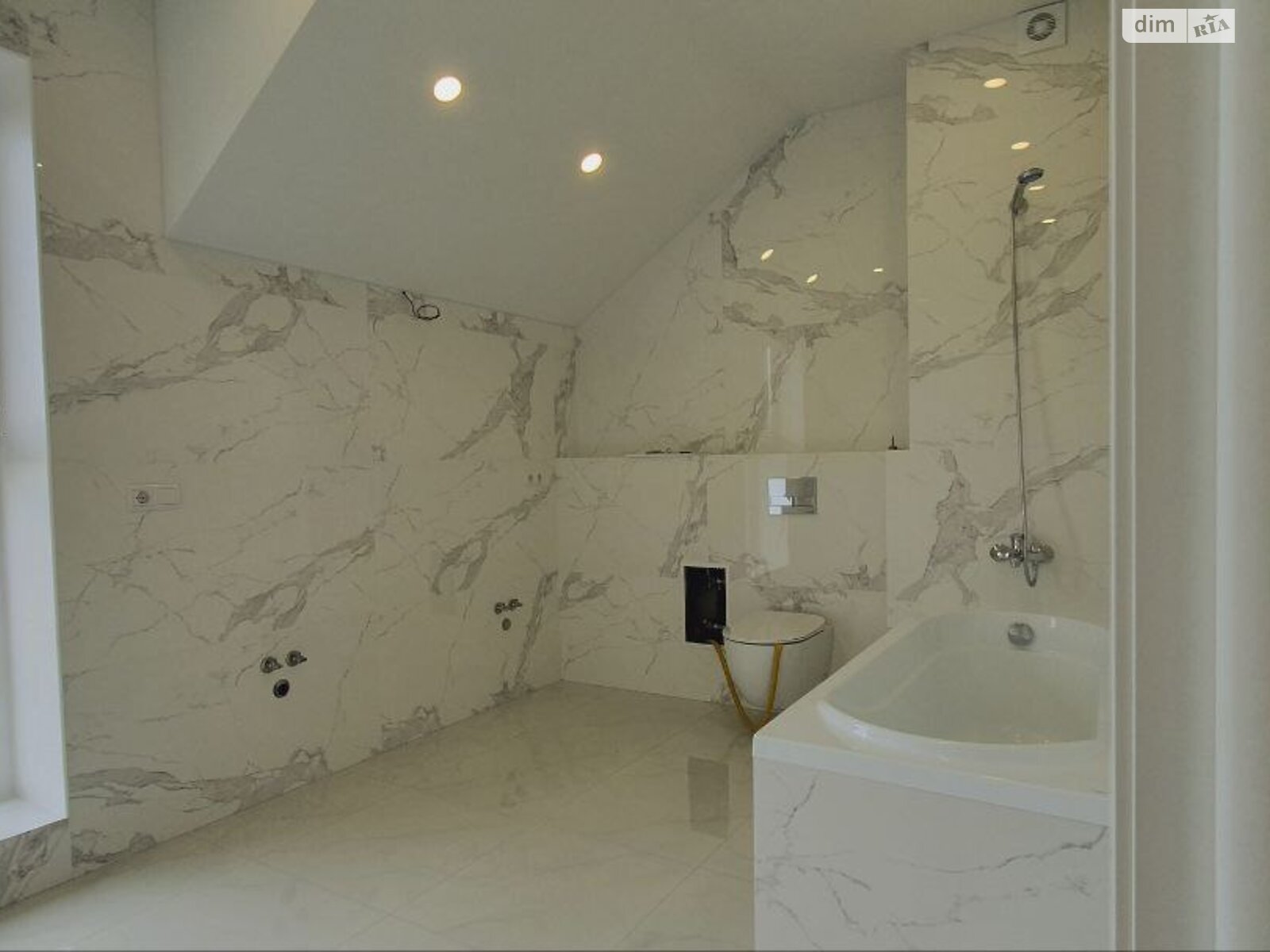 двухэтажный дом с ремонтом, 228 кв. м, пеноблок. Продажа в Осещине фото 1