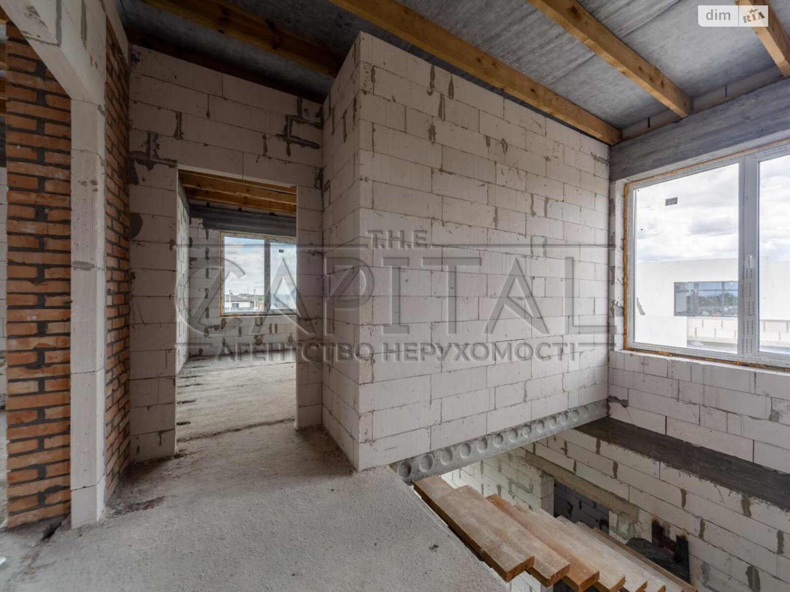 двоповерховий будинок з балконом, 160 кв. м, цегла. Продаж у Осещині фото 1