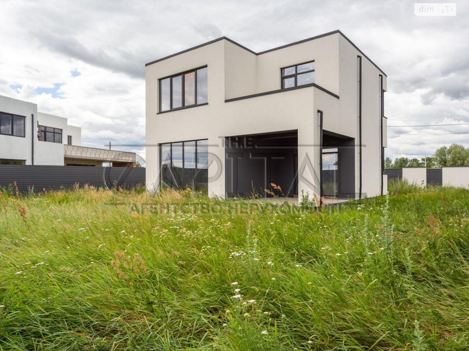 двоповерховий будинок з балконом, 160 кв. м, цегла. Продаж у Осещині фото 1