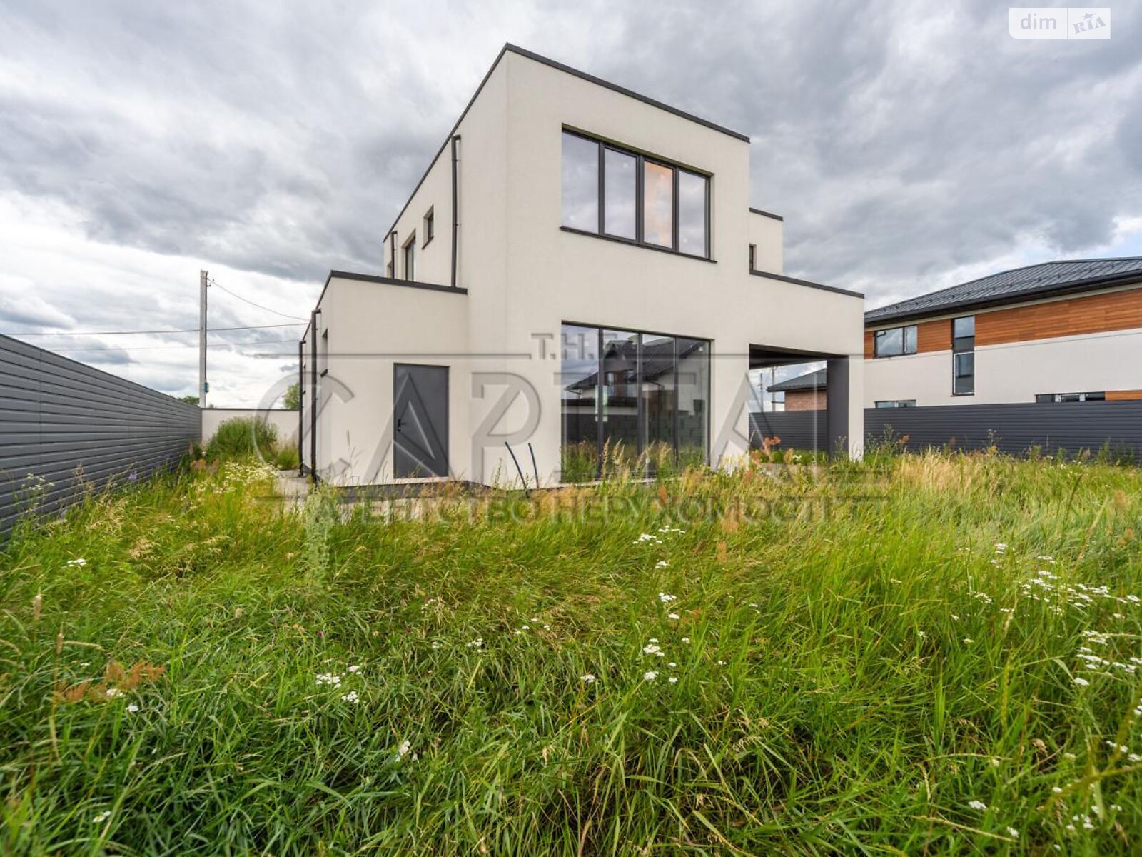 двоповерховий будинок з балконом, 160 кв. м, цегла. Продаж у Осещині фото 1