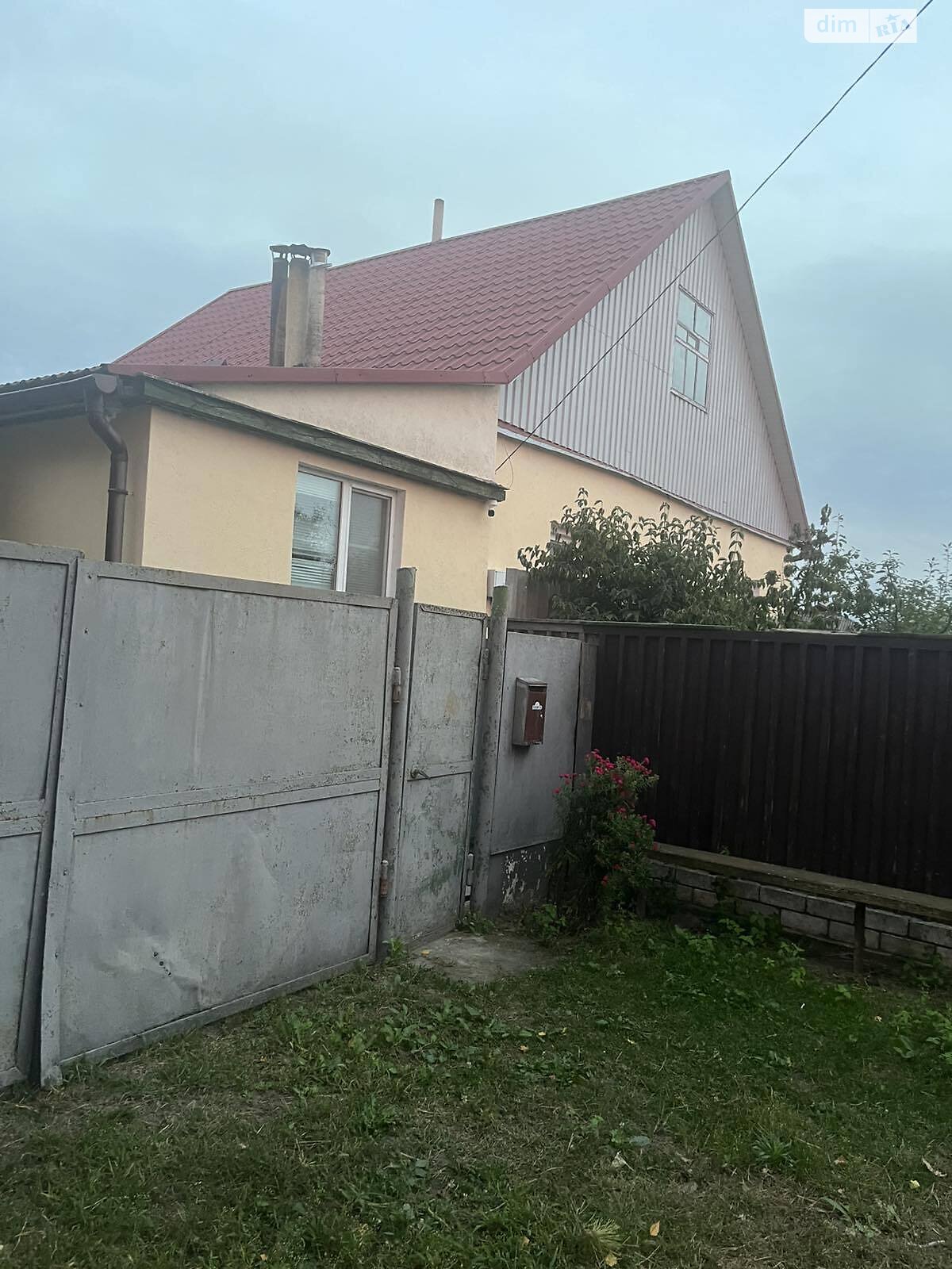 одноэтажный дом с верандой, 115 кв. м, дерево и кирпич. Продажа в Остре фото 1 одноэтажный дом с верандой, 115 кв. м, дерево и кирпич. Продажа в Остре фото 1