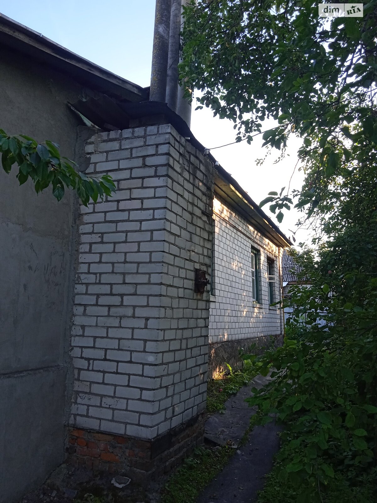 одноэтажный дом с верандой, 141 кв. м, дерево и кирпич. Продажа в Остре фото 1 одноэтажный дом с верандой, 141 кв. м, дерево и кирпич. Продажа в Остре фото 1