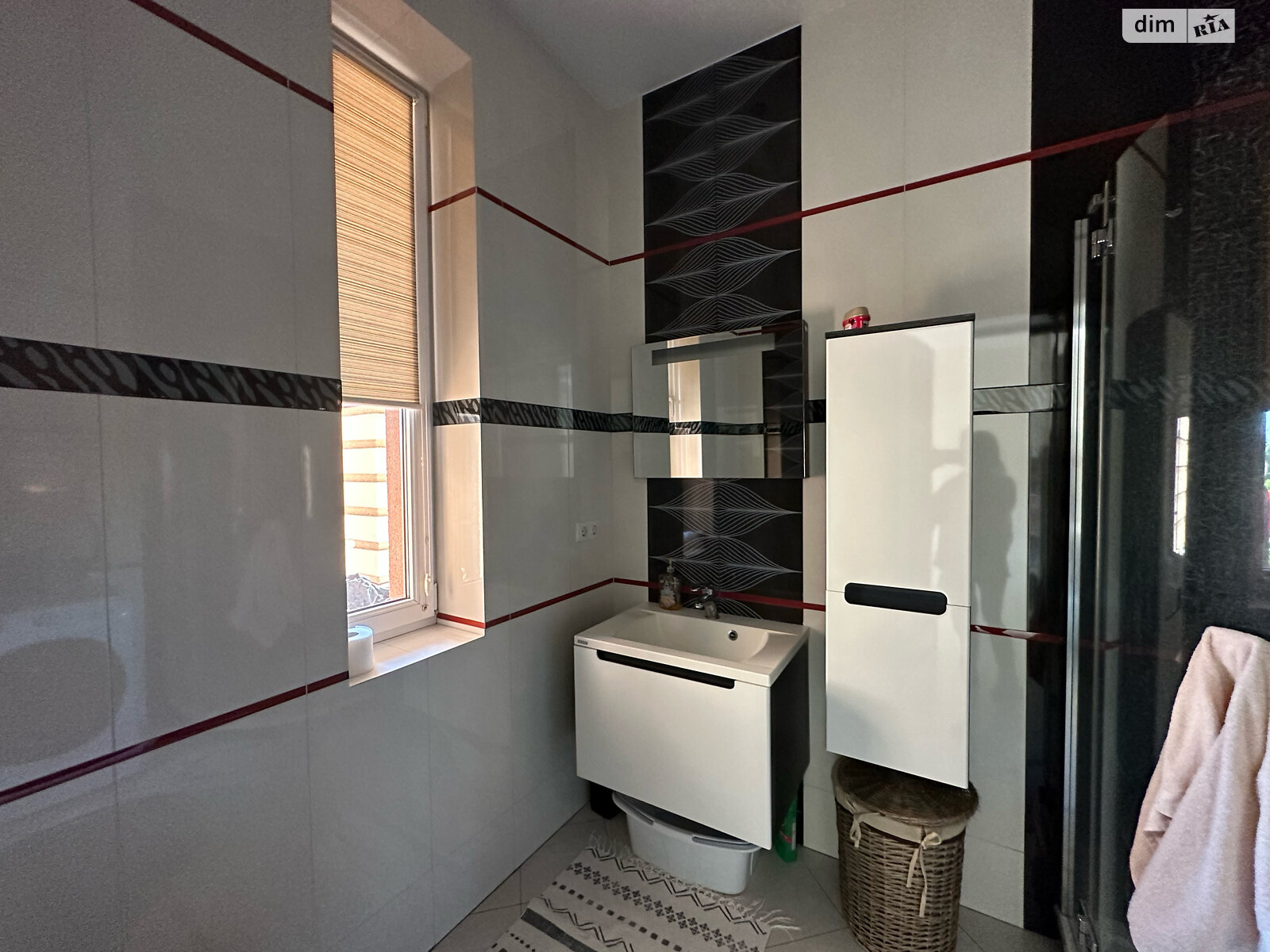 двухэтажный дом с верандой, 450 кв. м, кирпич. Продажа в Острице фото 1 двухэтажный дом с верандой, 450 кв. м, кирпич. Продажа в Острице фото 1