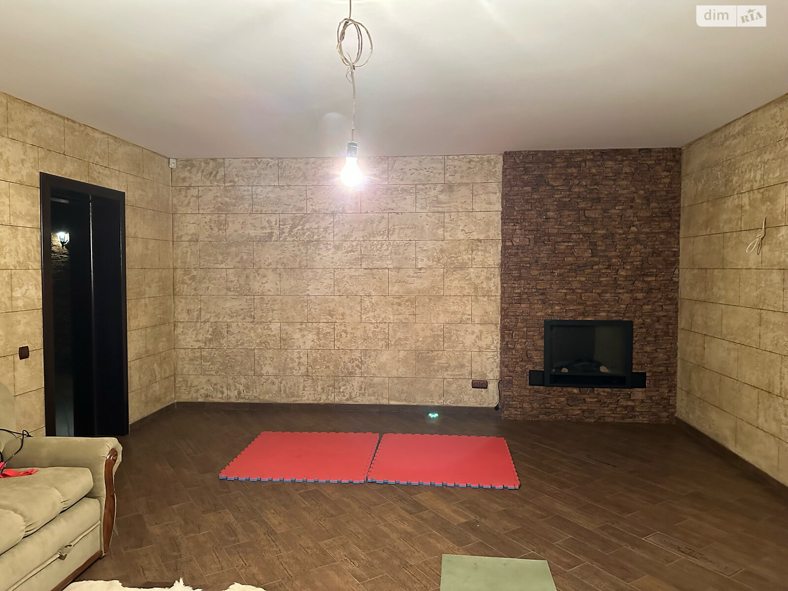 двухэтажный дом с верандой, 450 кв. м, кирпич. Продажа в Острице фото 1 двухэтажный дом с верандой, 450 кв. м, кирпич. Продажа в Острице фото 1