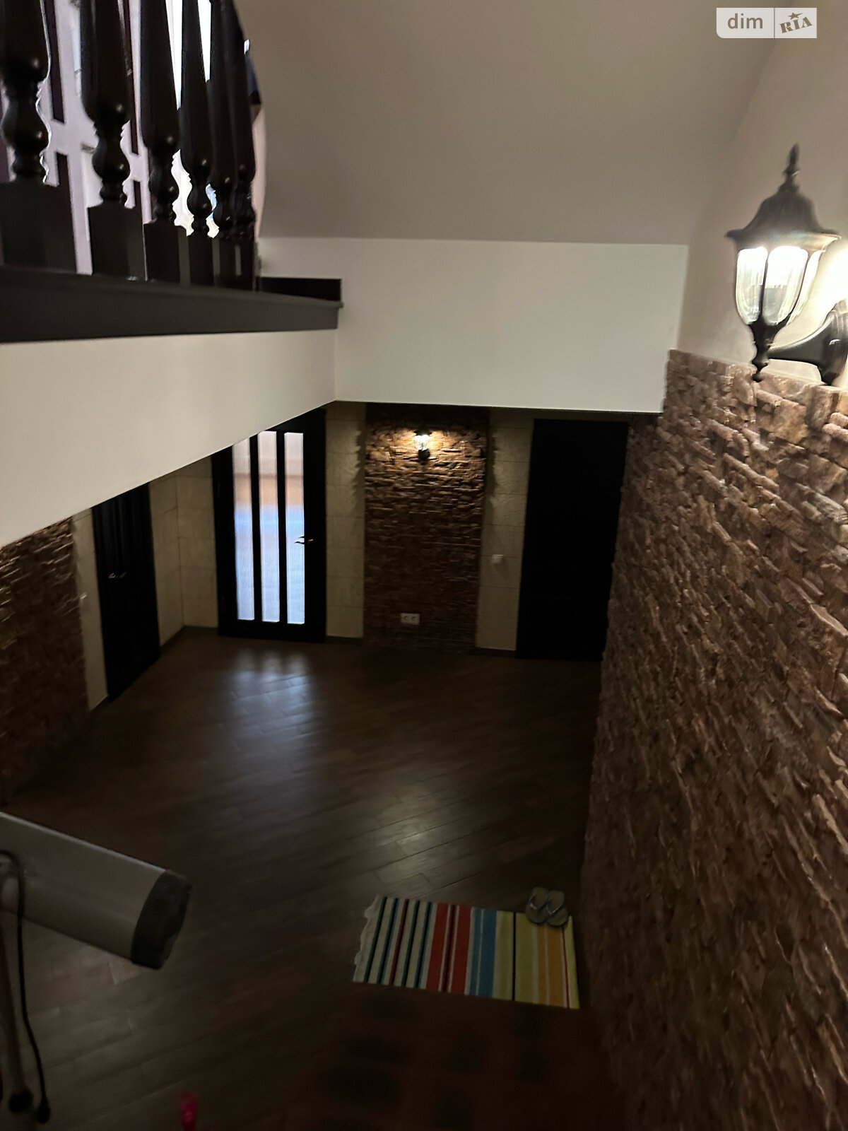 двухэтажный дом с верандой, 450 кв. м, кирпич. Продажа в Острице фото 1 двухэтажный дом с верандой, 450 кв. м, кирпич. Продажа в Острице фото 1