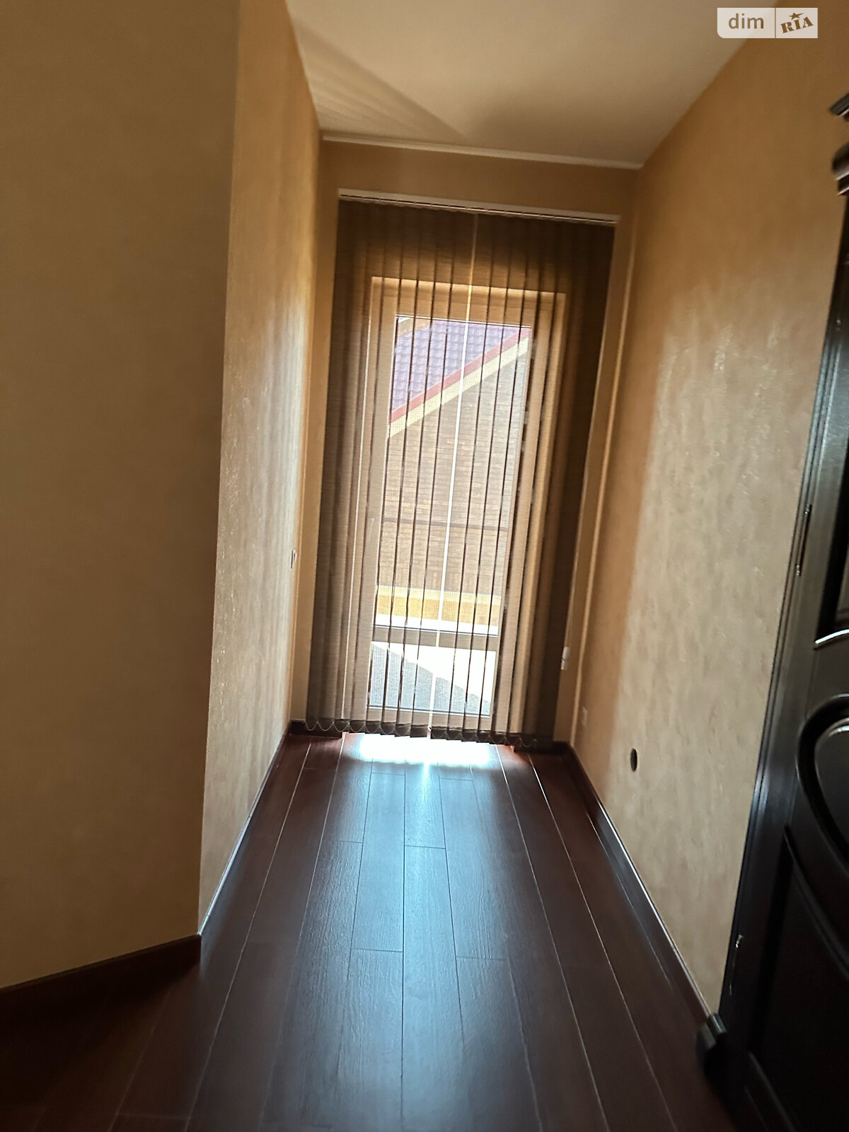 двухэтажный дом с верандой, 450 кв. м, кирпич. Продажа в Острице фото 1 двухэтажный дом с верандой, 450 кв. м, кирпич. Продажа в Острице фото 1