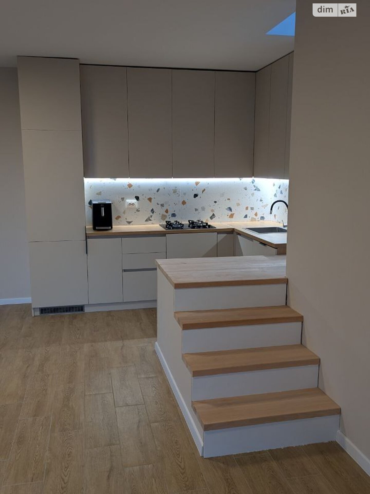 двухэтажный дом с верандой, 90 кв. м, керамический блок. Продажа в Острове фото 1