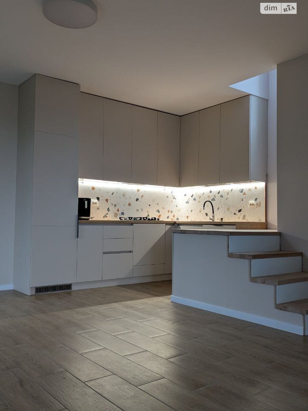 двухэтажный дом с верандой, 90 кв. м, керамический блок. Продажа в Острове фото 1