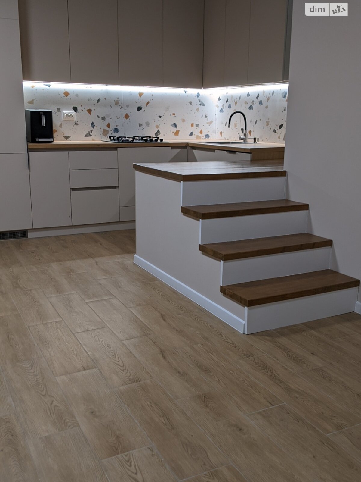 двухэтажный дом с верандой, 90 кв. м, керамический блок. Продажа в Острове фото 1