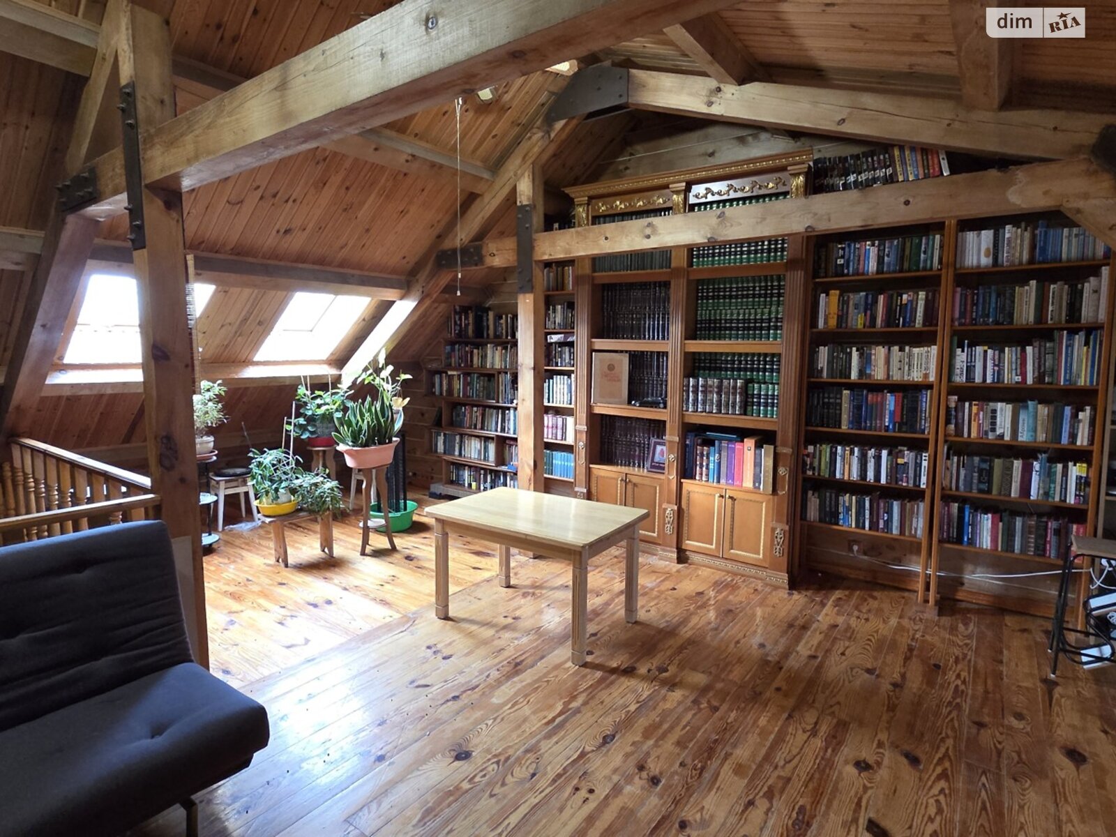 двухэтажный дом с гаражом, 320 кв. м, кирпич. Продажа в Осыковом фото 1