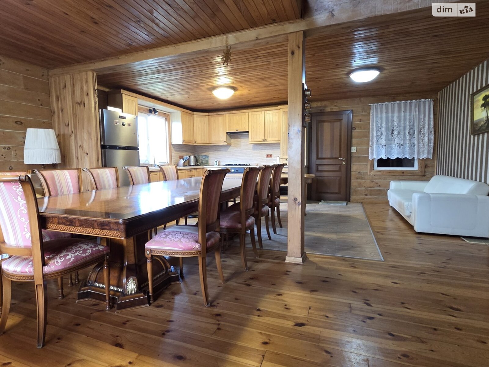 двухэтажный дом с гаражом, 320 кв. м, кирпич. Продажа в Осыковом фото 1