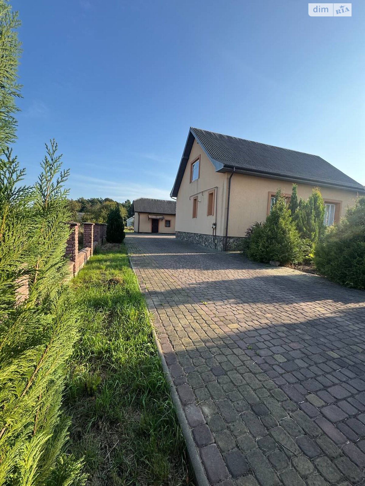 одноповерховий будинок з гаражем, 130 кв. м, цегла. Продаж у Отинії фото 1 одноповерховий будинок з гаражем, 130 кв. м, цегла. Продаж у Отинії фото 1