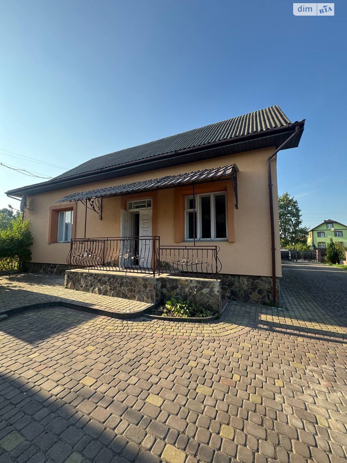 одноповерховий будинок з гаражем, 130 кв. м, цегла. Продаж у Отинії фото 1 одноповерховий будинок з гаражем, 130 кв. м, цегла. Продаж у Отинії фото 1