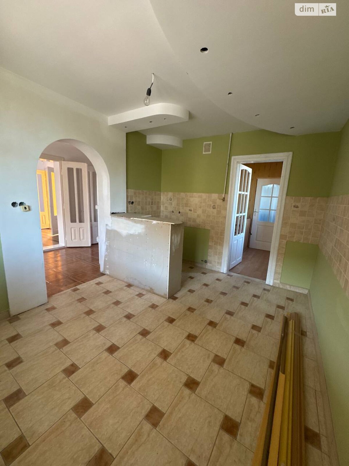 одноповерховий будинок з гаражем, 130 кв. м, цегла. Продаж у Отинії фото 1 одноповерховий будинок з гаражем, 130 кв. м, цегла. Продаж у Отинії фото 1