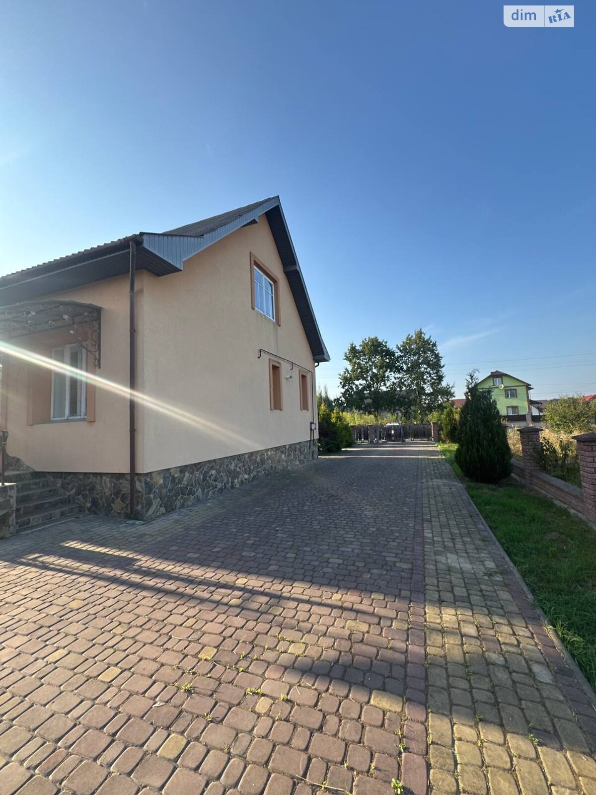 одноповерховий будинок з гаражем, 130 кв. м, цегла. Продаж у Отинії фото 1 одноповерховий будинок з гаражем, 130 кв. м, цегла. Продаж у Отинії фото 1