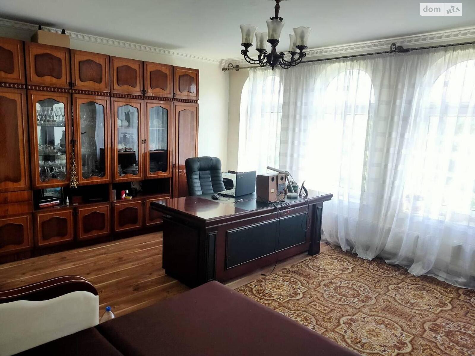 трехэтажный дом, 350 кв. м, кирпич. Продажа в Александровке фото 1