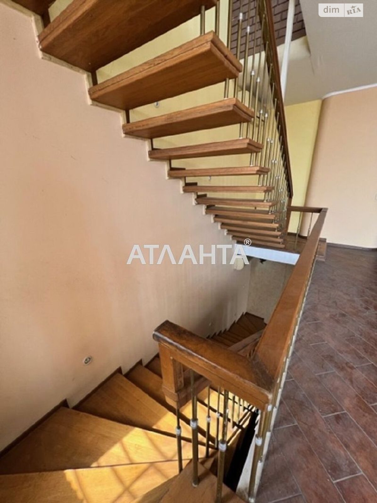 триповерховий будинок, 360 кв. м, цегла. Продаж в Одесі, район Київський фото 1 триповерховий будинок, 360 кв. м, цегла. Продаж в Одесі, район Київський фото 1