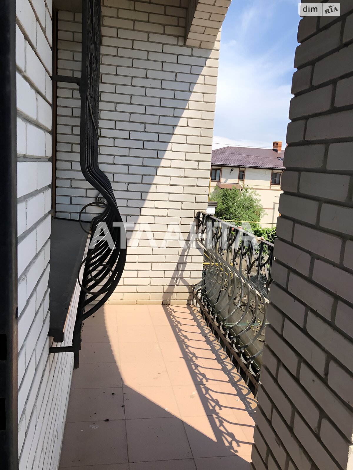 двоповерховий будинок бесідка, 649.2 кв. м, кирпич. Продаж у Санжійці фото 1 двоповерховий будинок бесідка, 649.2 кв. м, кирпич. Продаж у Санжійці фото 1