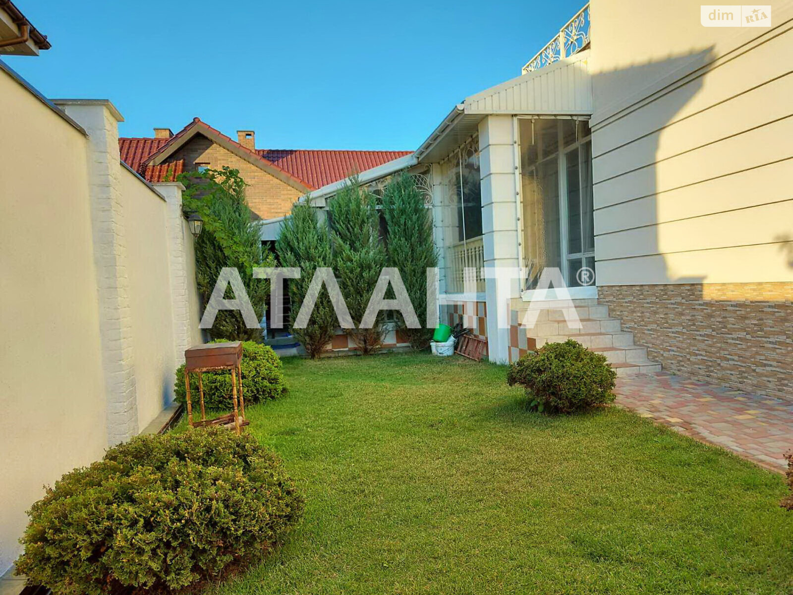 двухэтажный дом беседка, 430.3 кв. м, ракушечник (ракушняк). Продажа в Овидиополе район Совиньон фото 1 двухэтажный дом беседка, 430.3 кв. м, ракушечник (ракушняк). Продажа в Овидиополе район Совиньон фото 1