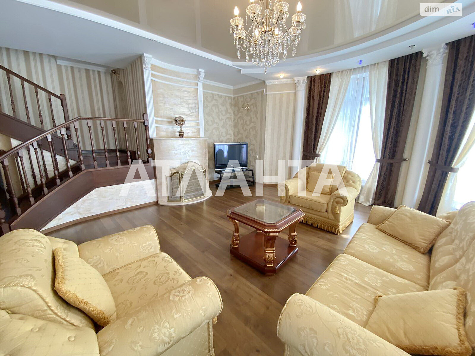 двухэтажный дом беседка, 430.3 кв. м, ракушечник (ракушняк). Продажа в Овидиополе район Совиньон фото 1 двухэтажный дом беседка, 430.3 кв. м, ракушечник (ракушняк). Продажа в Овидиополе район Совиньон фото 1