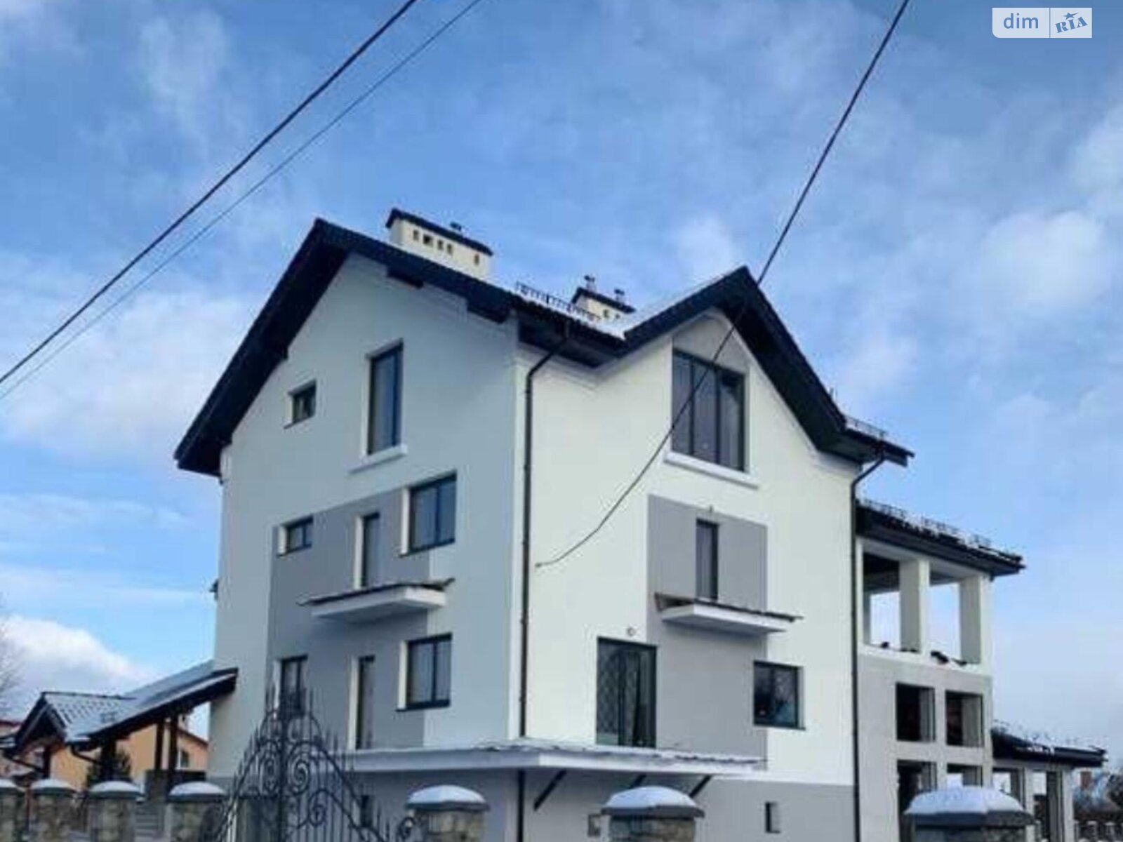 триповерховий будинок, 520.3 кв. м, кирпич. Продаж у Паланках фото 1 триповерховий будинок, 520.3 кв. м, кирпич. Продаж у Паланках фото 1