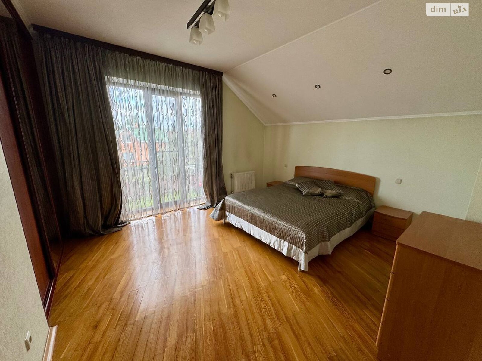 двоповерховий будинок з балконом, 209.3 кв. м, цегла. Продаж у Перемозі фото 1 двоповерховий будинок з балконом, 209.3 кв. м, цегла. Продаж у Перемозі фото 1