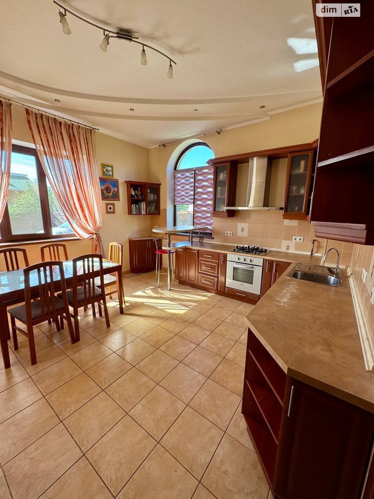 двоповерховий будинок з балконом, 209.3 кв. м, цегла. Продаж у Перемозі фото 1 двоповерховий будинок з балконом, 209.3 кв. м, цегла. Продаж у Перемозі фото 1