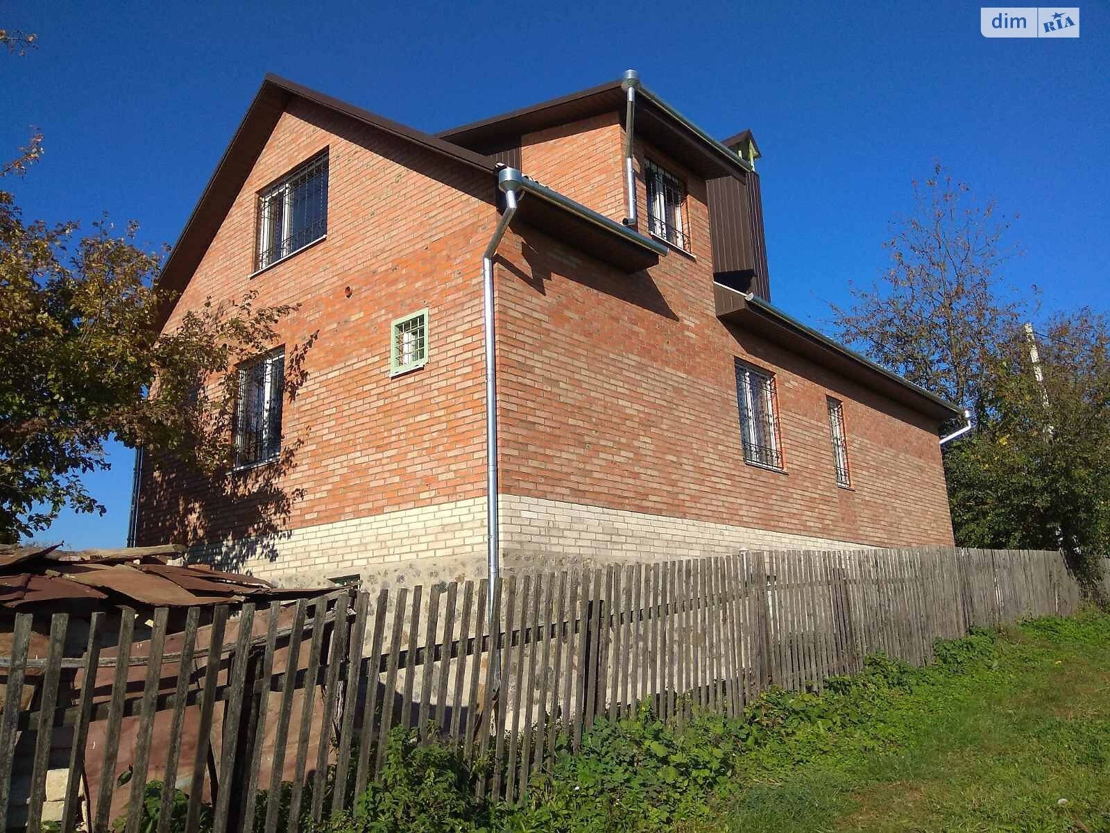 триповерховий будинок з мансардою, 209.2 кв. м, цегла. Продаж у Переорках фото 1 триповерховий будинок з мансардою, 209.2 кв. м, цегла. Продаж у Переорках фото 1