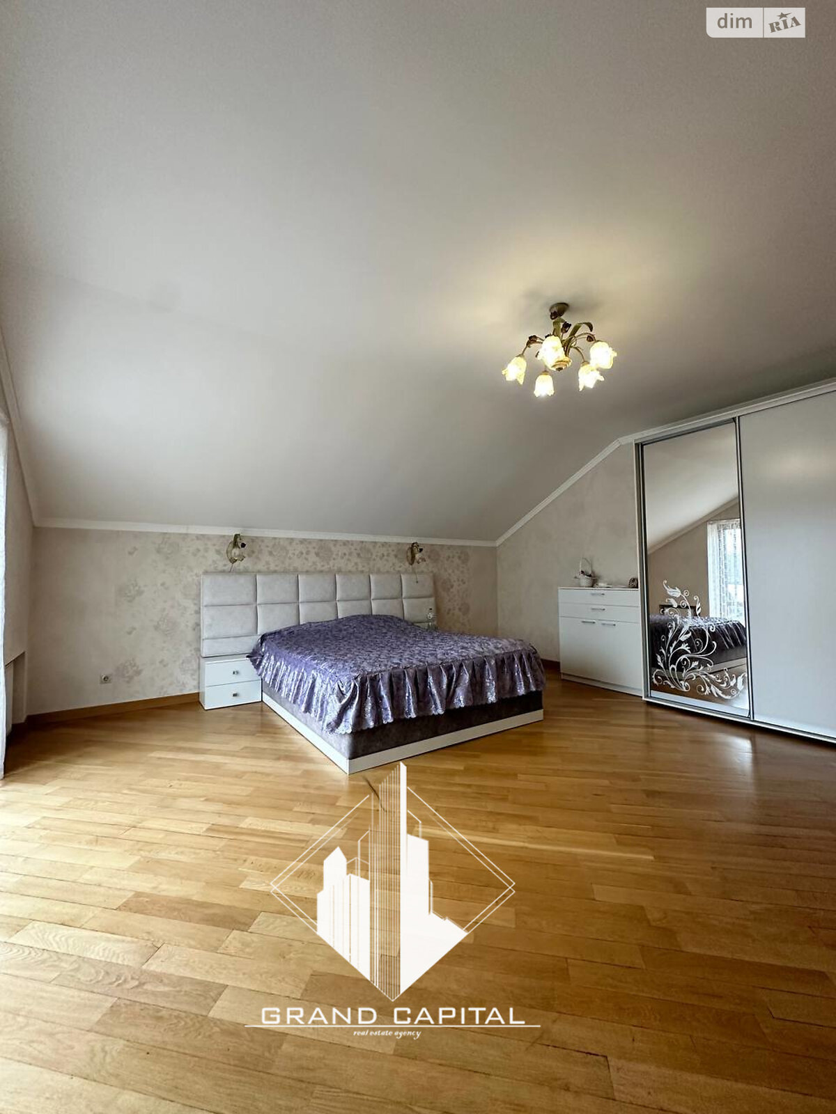 двоповерховий будинок з верандою, 234.3 кв. м, цегла. Продаж у Переяславі-Хмельницькому фото 1 двоповерховий будинок з верандою, 234.3 кв. м, цегла. Продаж у Переяславі-Хмельницькому фото 1
