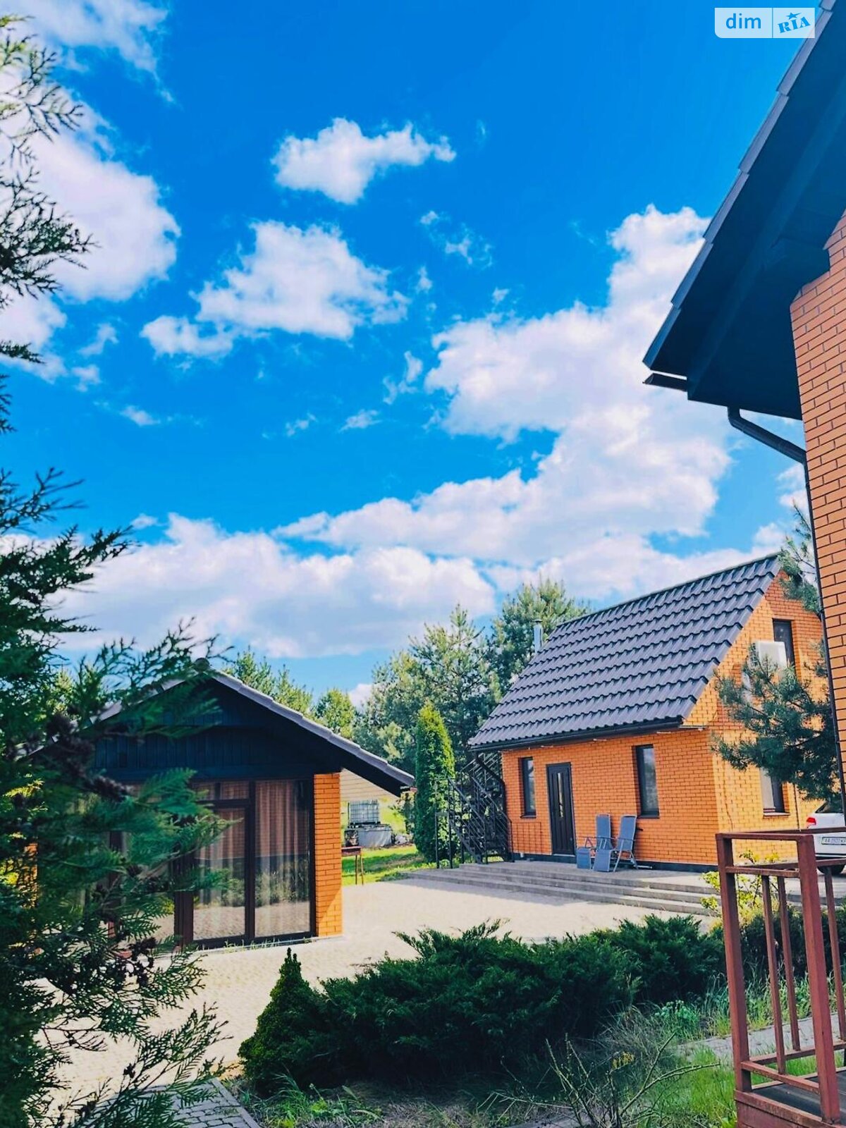 двухэтажный дом с гаражом, 167.2 кв. м, кирпич. Продажа в Перше Травня фото 1 двухэтажный дом с гаражом, 167.2 кв. м, кирпич. Продажа в Перше Травня фото 1