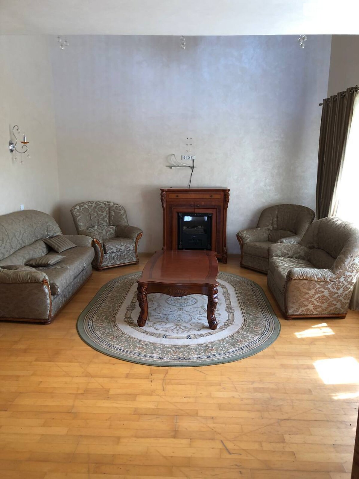 трехэтажный дом веранда, 207 кв. м, кирпич. Продажа в Песчанке фото 1