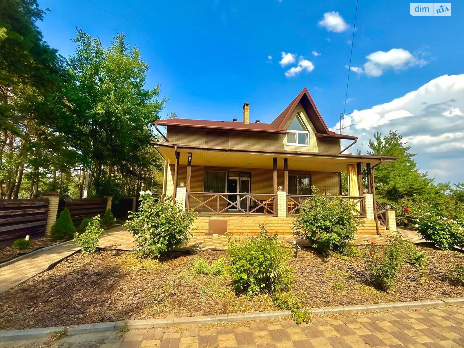 двухэтажный дом с верандой, 223 кв. м, кирпич. Продажа в Песчанке фото 1 двухэтажный дом с верандой, 223 кв. м, кирпич. Продажа в Песчанке фото 1