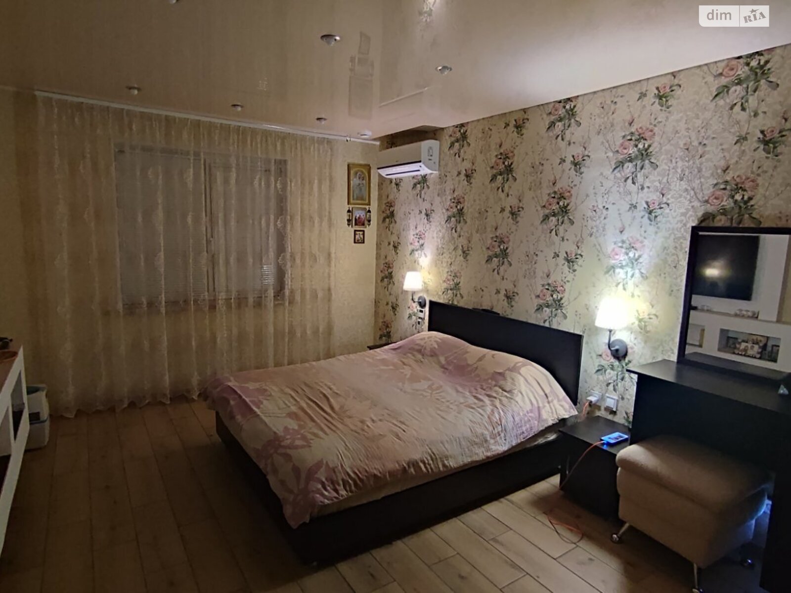 двухэтажный дом с балконом, 230 кв. м, кирпич. Продажа в Песочине фото 1