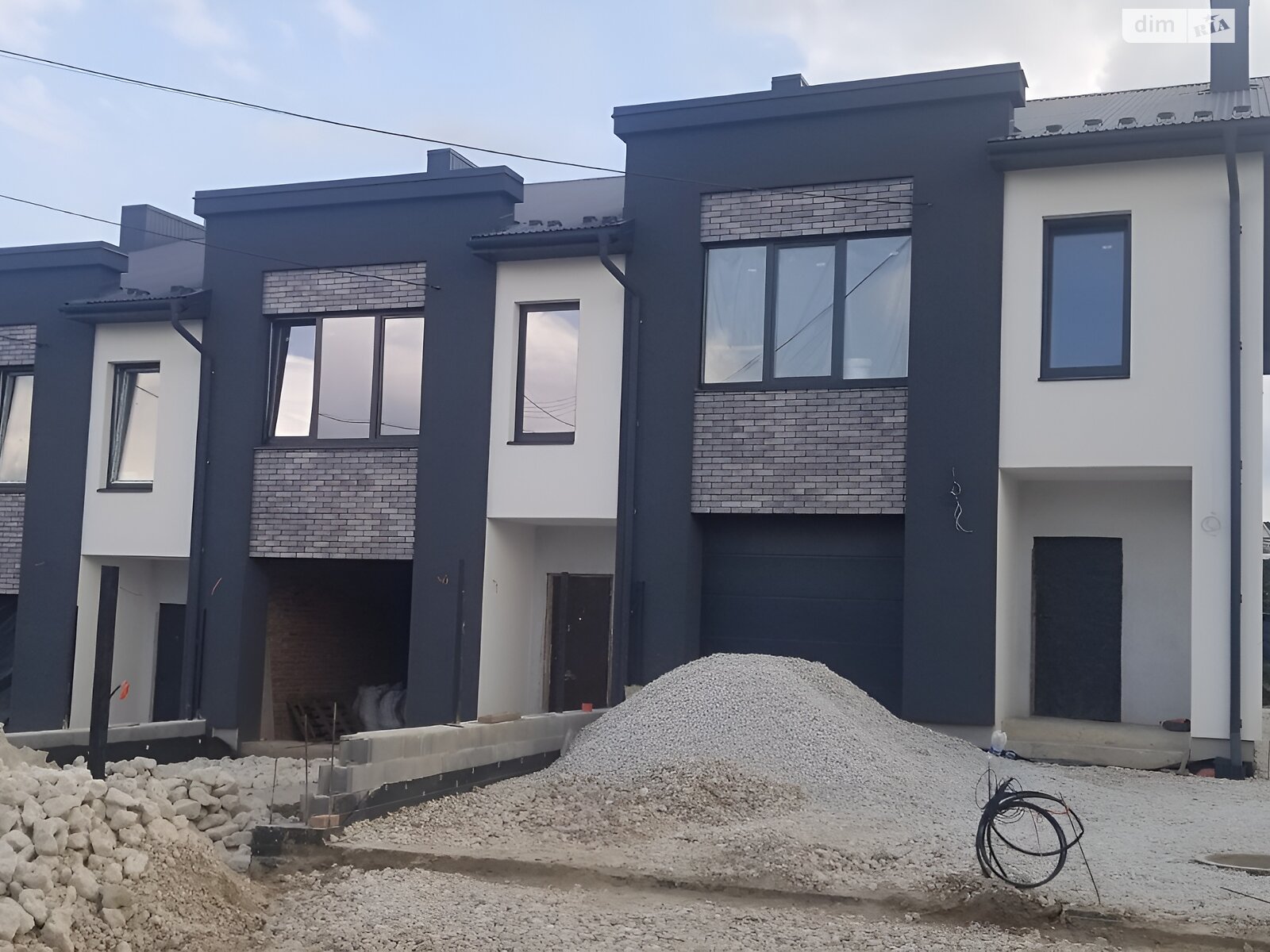 двоповерховий будинок з гаражем, 145 кв. м, цегла. Продаж у Петрикові фото 1 двоповерховий будинок з гаражем, 145 кв. м, цегла. Продаж у Петрикові фото 1