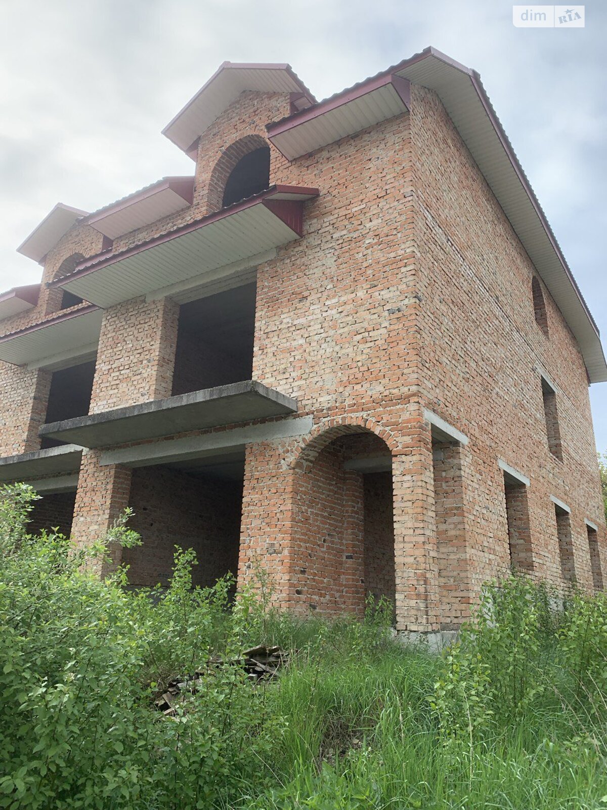 триповерховий будинок, 395 кв. м, цегла. Продаж у Петрикові фото 1 триповерховий будинок, 395 кв. м, цегла. Продаж у Петрикові фото 1