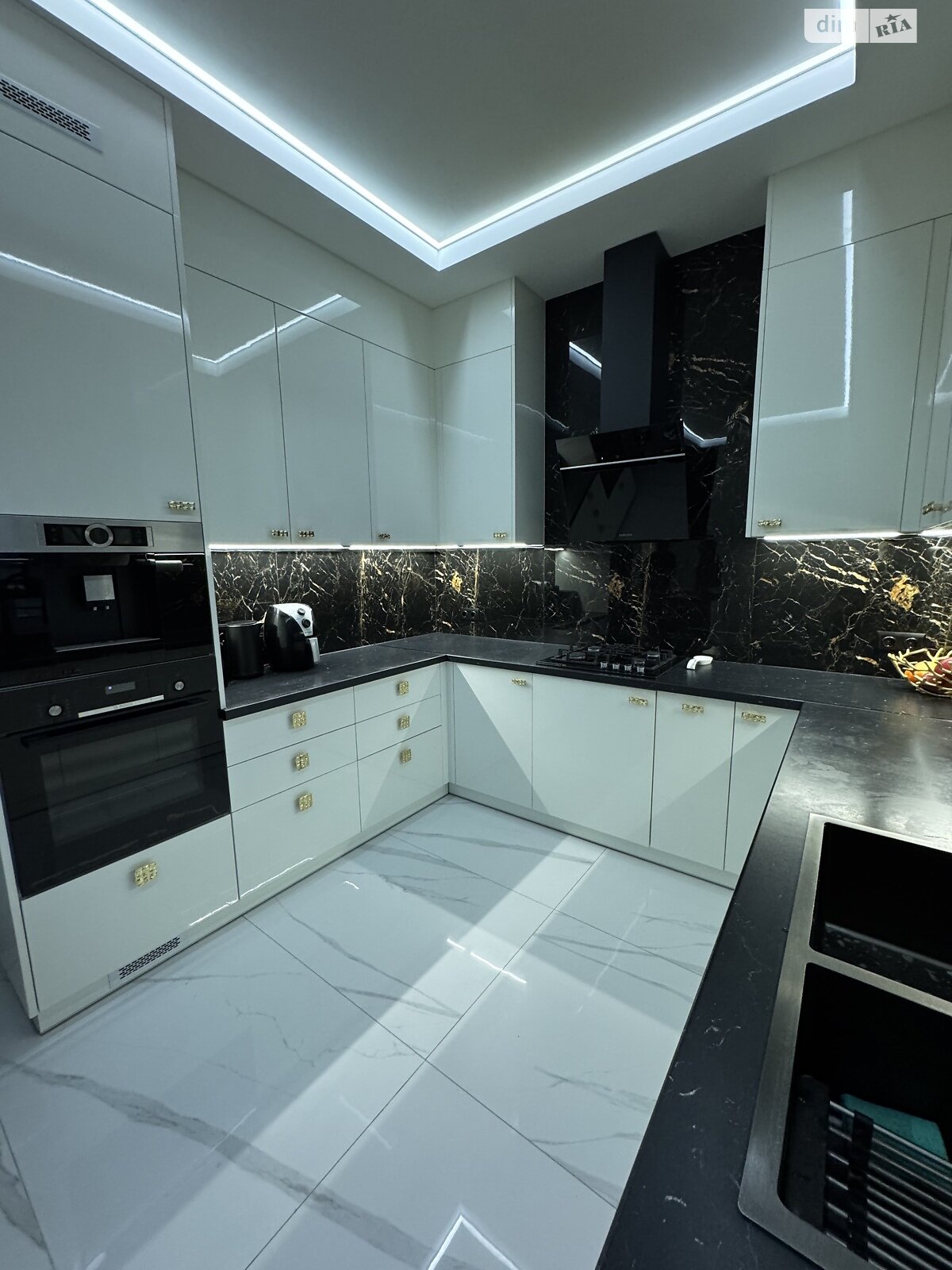 двоповерховий будинок з гаражем, 180 кв. м, кирпич. Продаж у Петрикові фото 1 двоповерховий будинок з гаражем, 180 кв. м, кирпич. Продаж у Петрикові фото 1