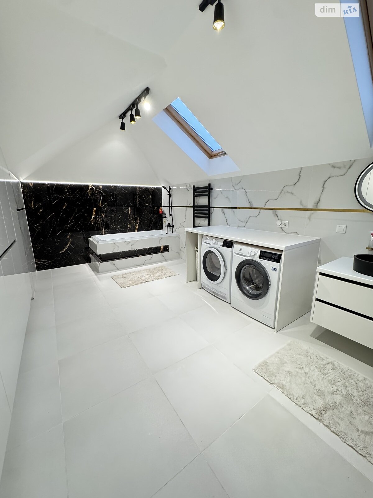 двоповерховий будинок з гаражем, 180 кв. м, кирпич. Продаж у Петрикові фото 1 двоповерховий будинок з гаражем, 180 кв. м, кирпич. Продаж у Петрикові фото 1