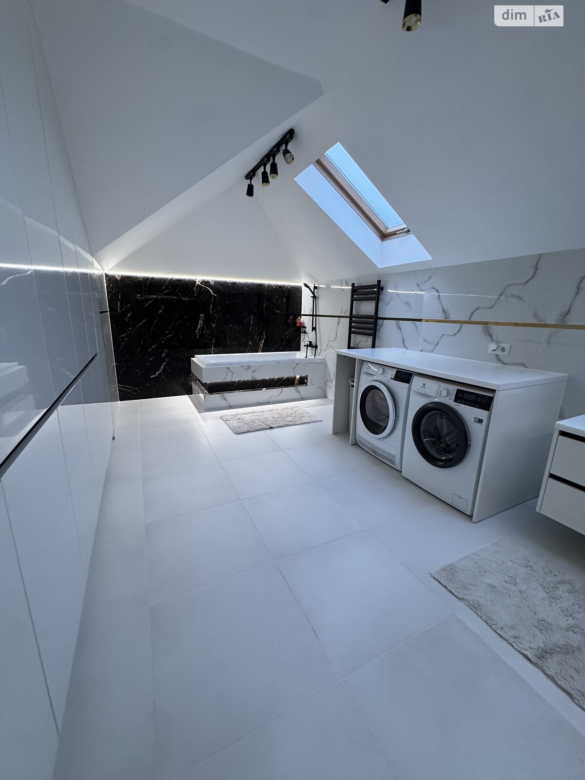 двоповерховий будинок з гаражем, 180 кв. м, кирпич. Продаж у Петрикові фото 1 двоповерховий будинок з гаражем, 180 кв. м, кирпич. Продаж у Петрикові фото 1