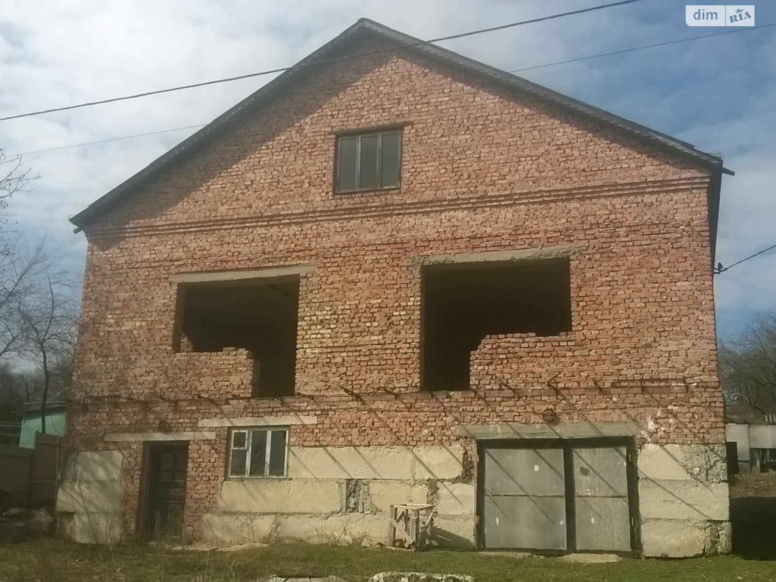 трехэтажный дом, 200 кв. м, кирпич. Продажа в Петрикове фото 1 трехэтажный дом, 200 кв. м, кирпич. Продажа в Петрикове фото 1