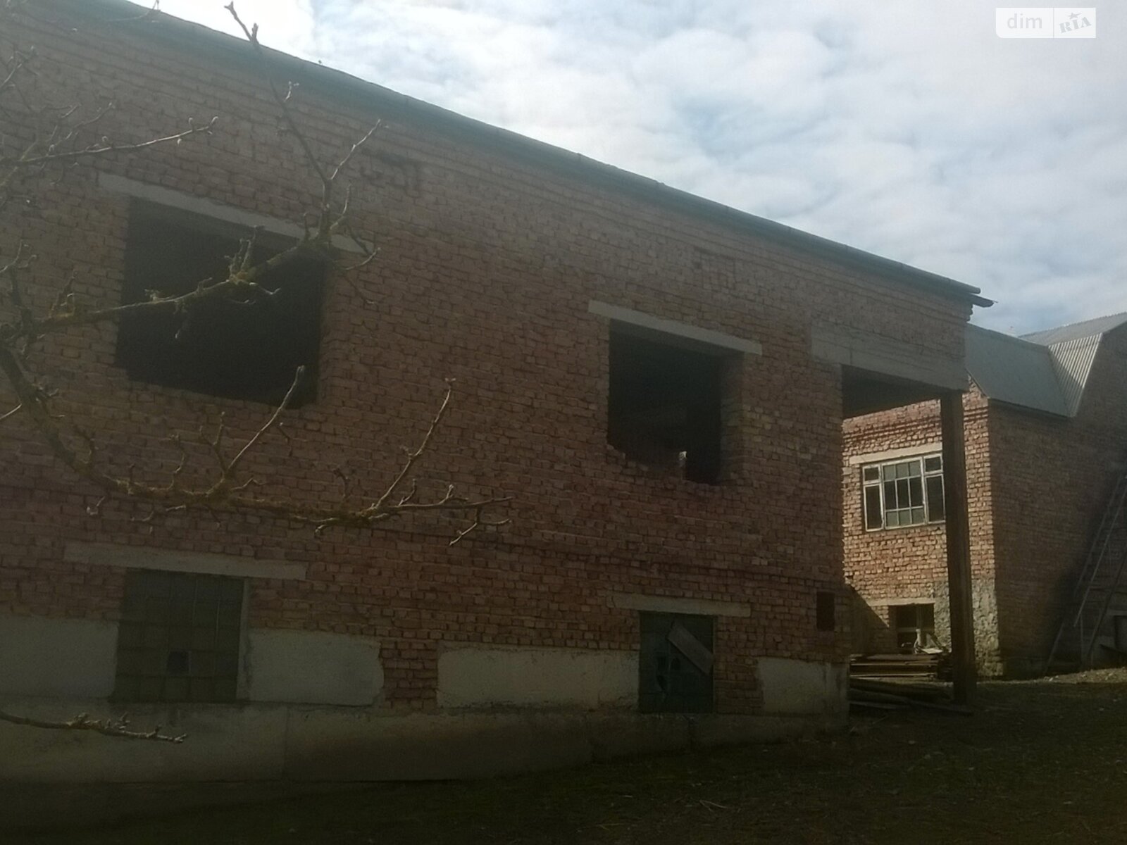 трехэтажный дом, 200 кв. м, кирпич. Продажа в Петрикове фото 1 трехэтажный дом, 200 кв. м, кирпич. Продажа в Петрикове фото 1