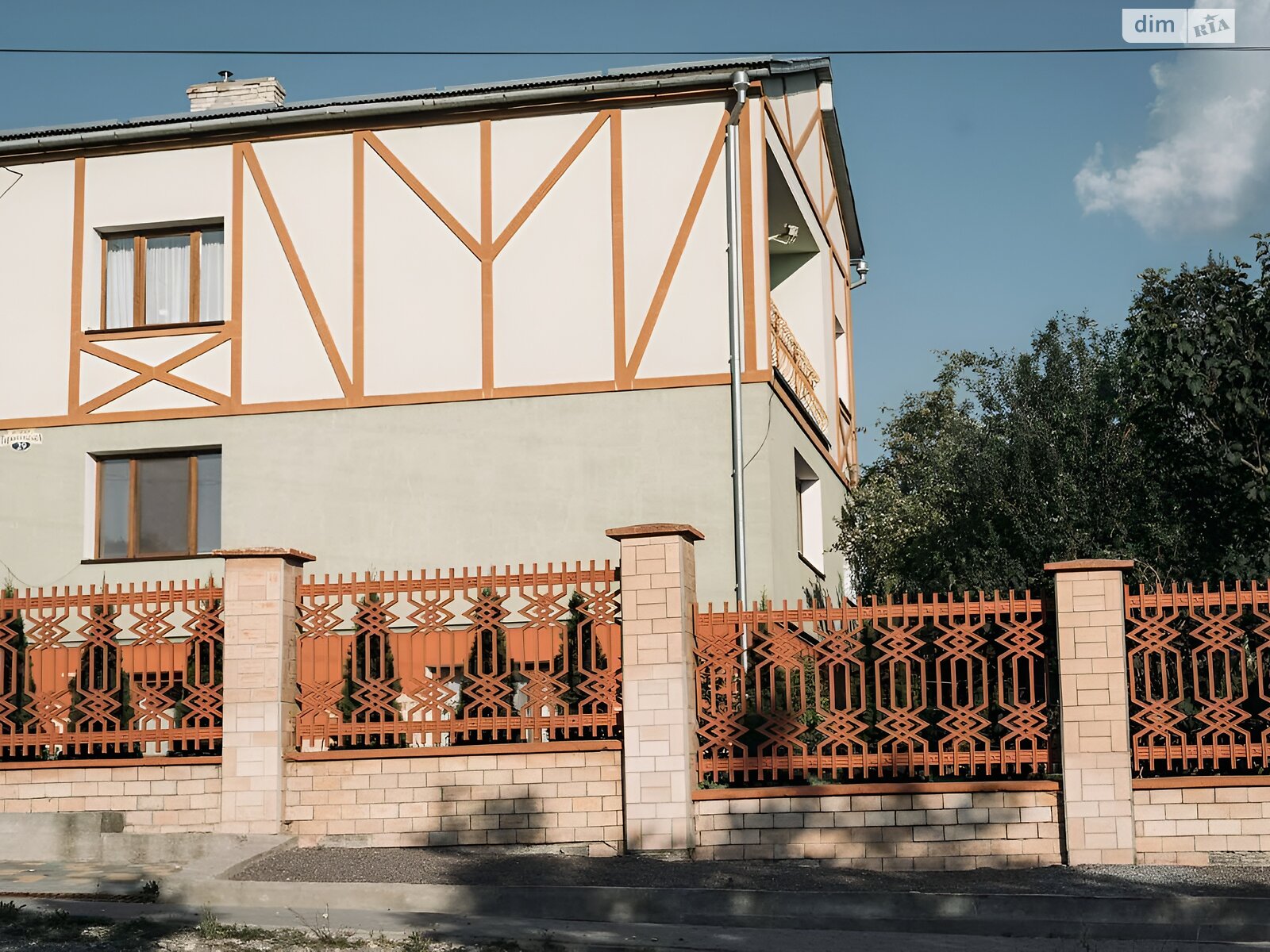 триповерховий будинок бесідка, 200 кв. м, цегла. Продаж у Петрикові фото 1 триповерховий будинок бесідка, 200 кв. м, цегла. Продаж у Петрикові фото 1