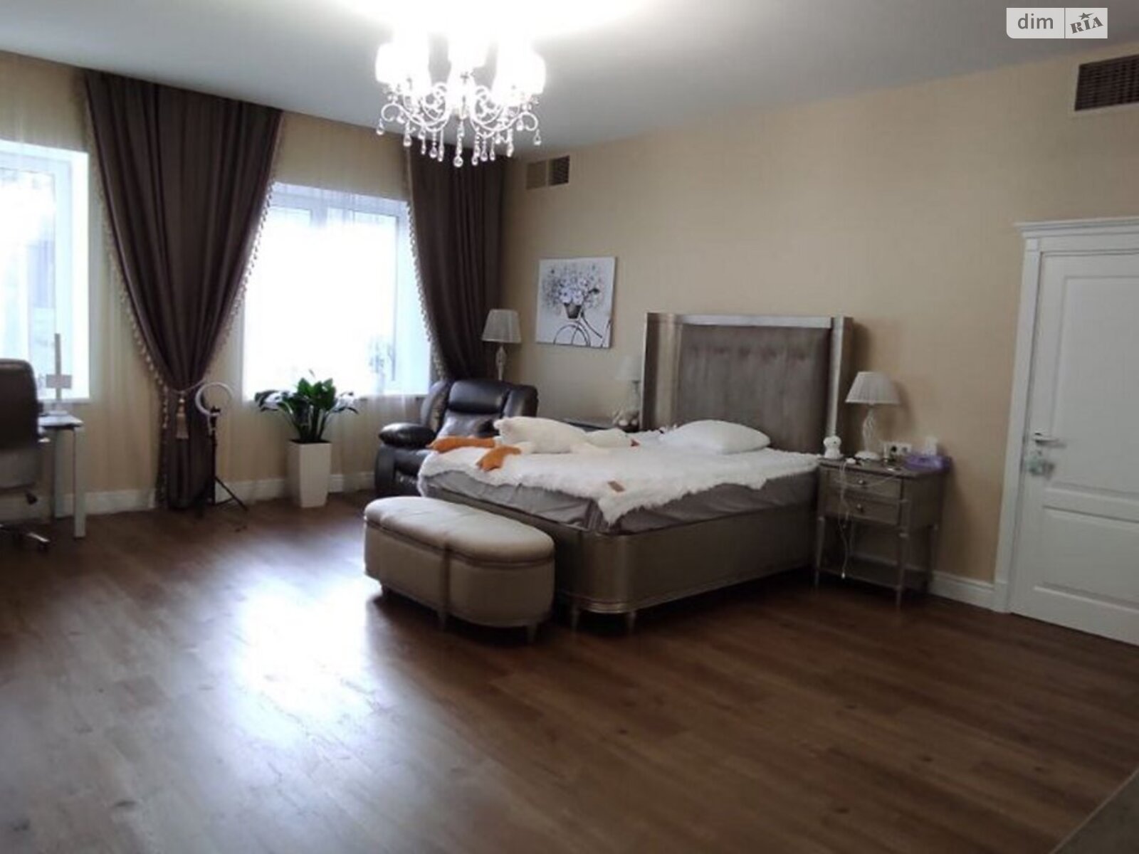 двухэтажный дом с гаражом, 600 кв. м, кирпич. Продажа в Петропавловской Борщаговке фото 1 двухэтажный дом с гаражом, 600 кв. м, кирпич. Продажа в Петропавловской Борщаговке фото 1
